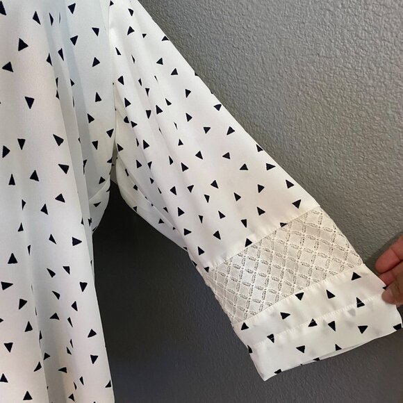 Van Heusen Blouse Women’s Size XL Tunic Geometric Sheer Keyhole Neck - Picture 6 of 11